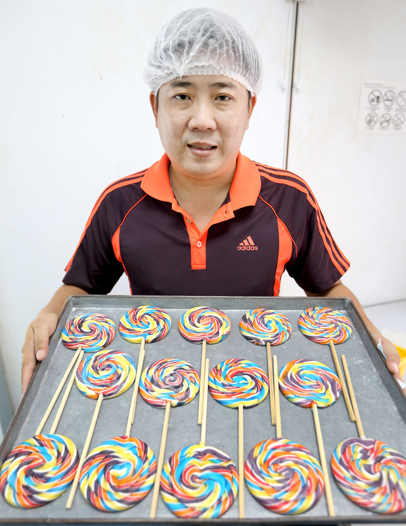 霹:5月4日/封底主文/它的诞生|棒棒糖 甜滋滋的“回忆杀”