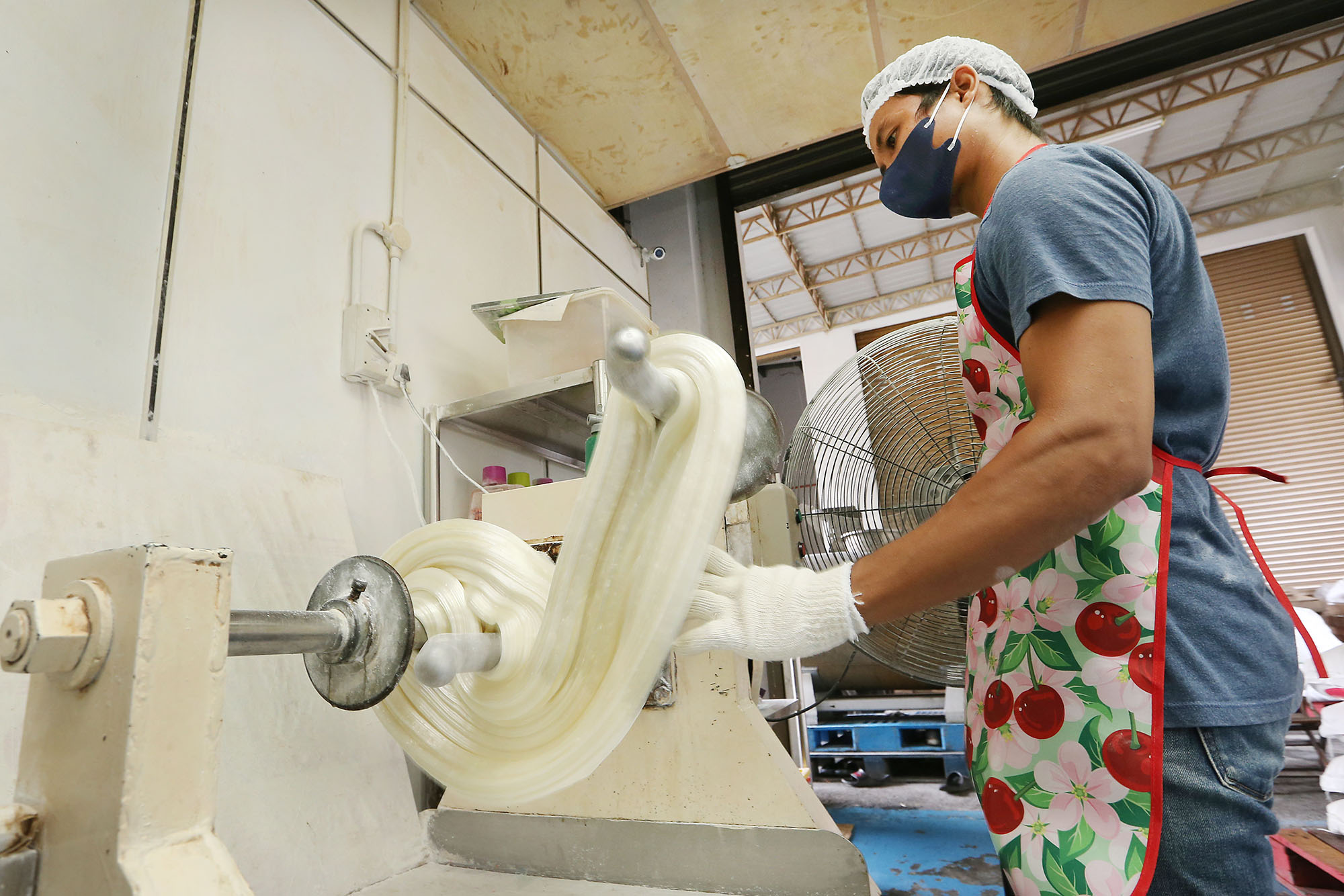 霹:5月4日/封底主文/它的诞生|棒棒糖 甜滋滋的“回忆杀”