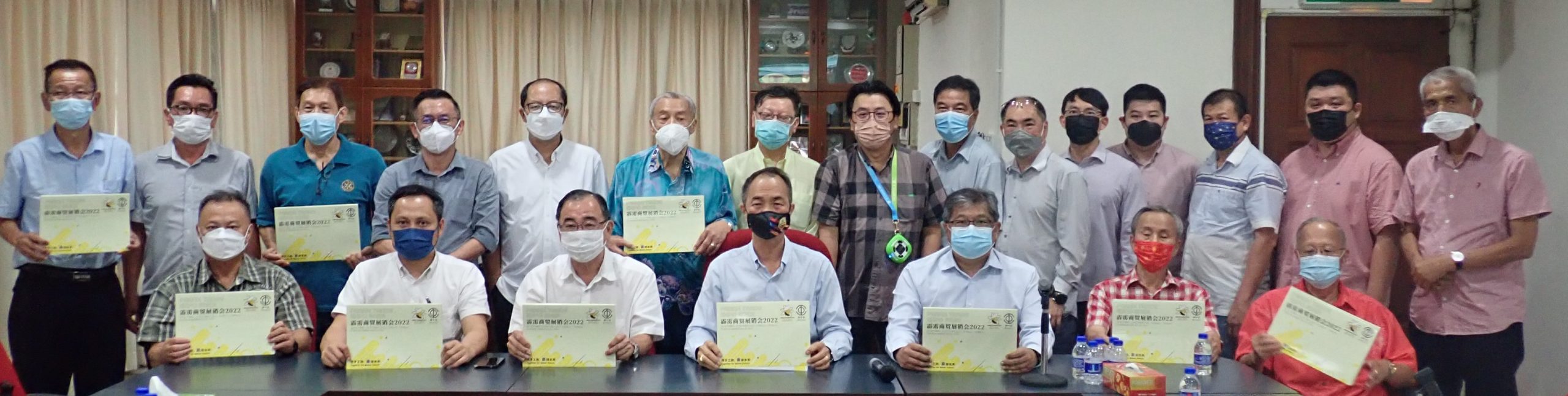 霹：洪宝德吁商家拓展国内市场