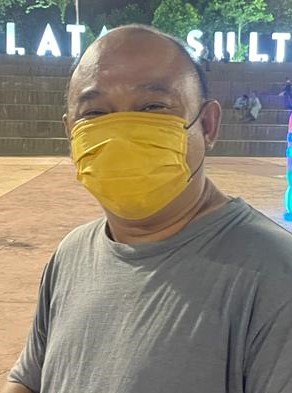 霹:第二版头/旅游区 夜游景点人潮多 大多民众户外仍戴口罩
