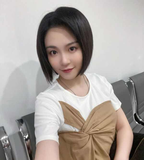 麦皓儿爆哭控遭收音师非礼 “扯开的我裙麦碰到内裤!”