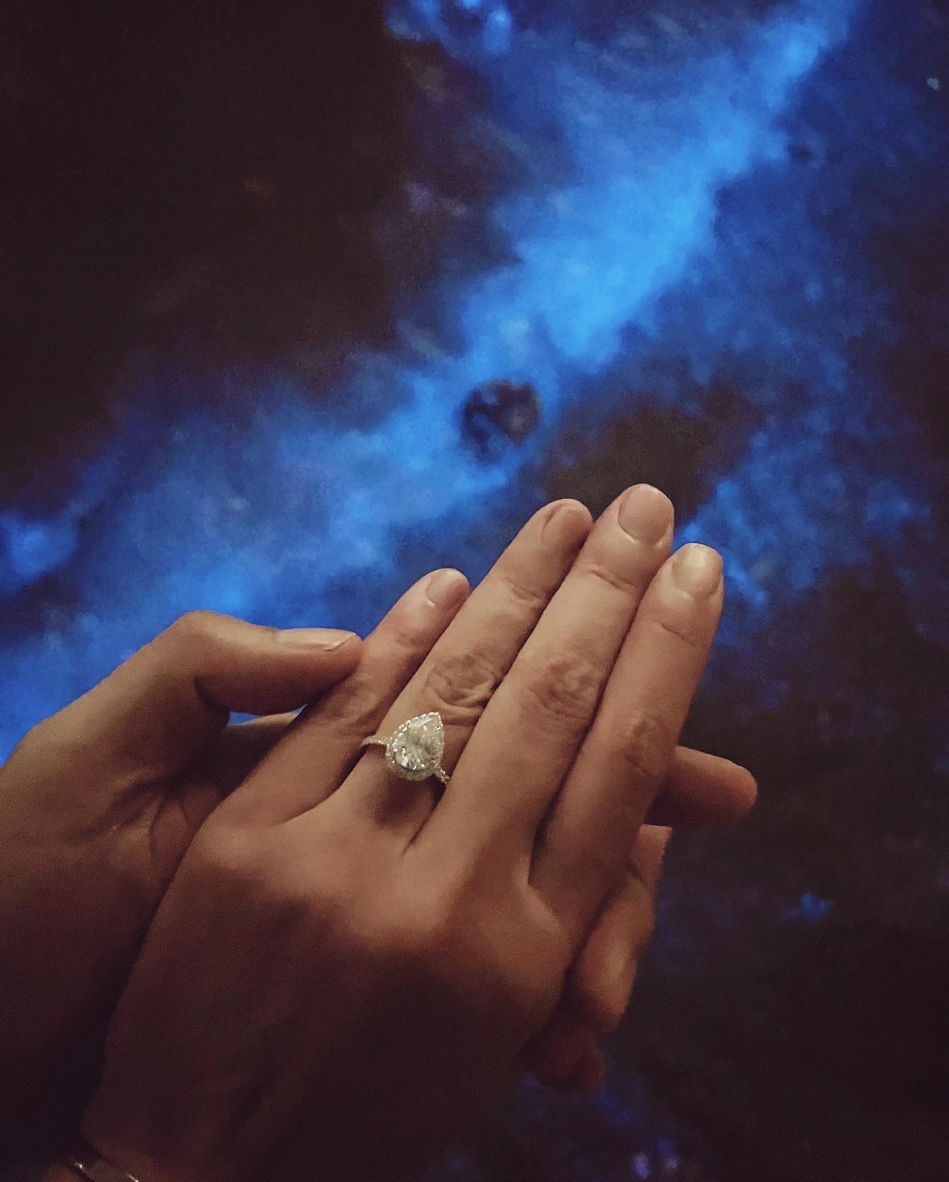 黄嘉乐钻戒套牢女友　拍拖5年修成正果