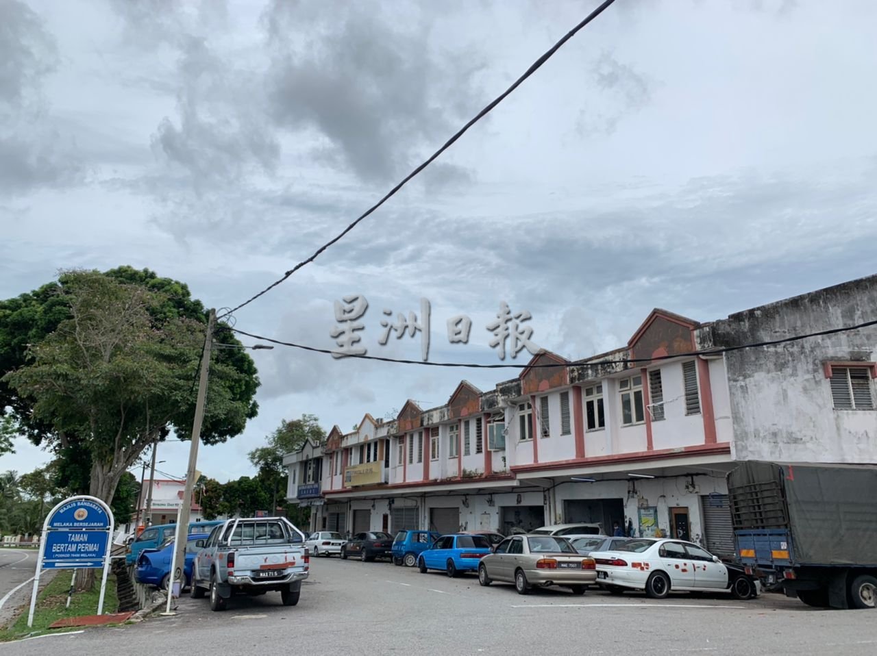 (古城封底主文)《乡镇情深》-巴淡芙露胶园被发展洪流吞噬 屋业发展蓬勃