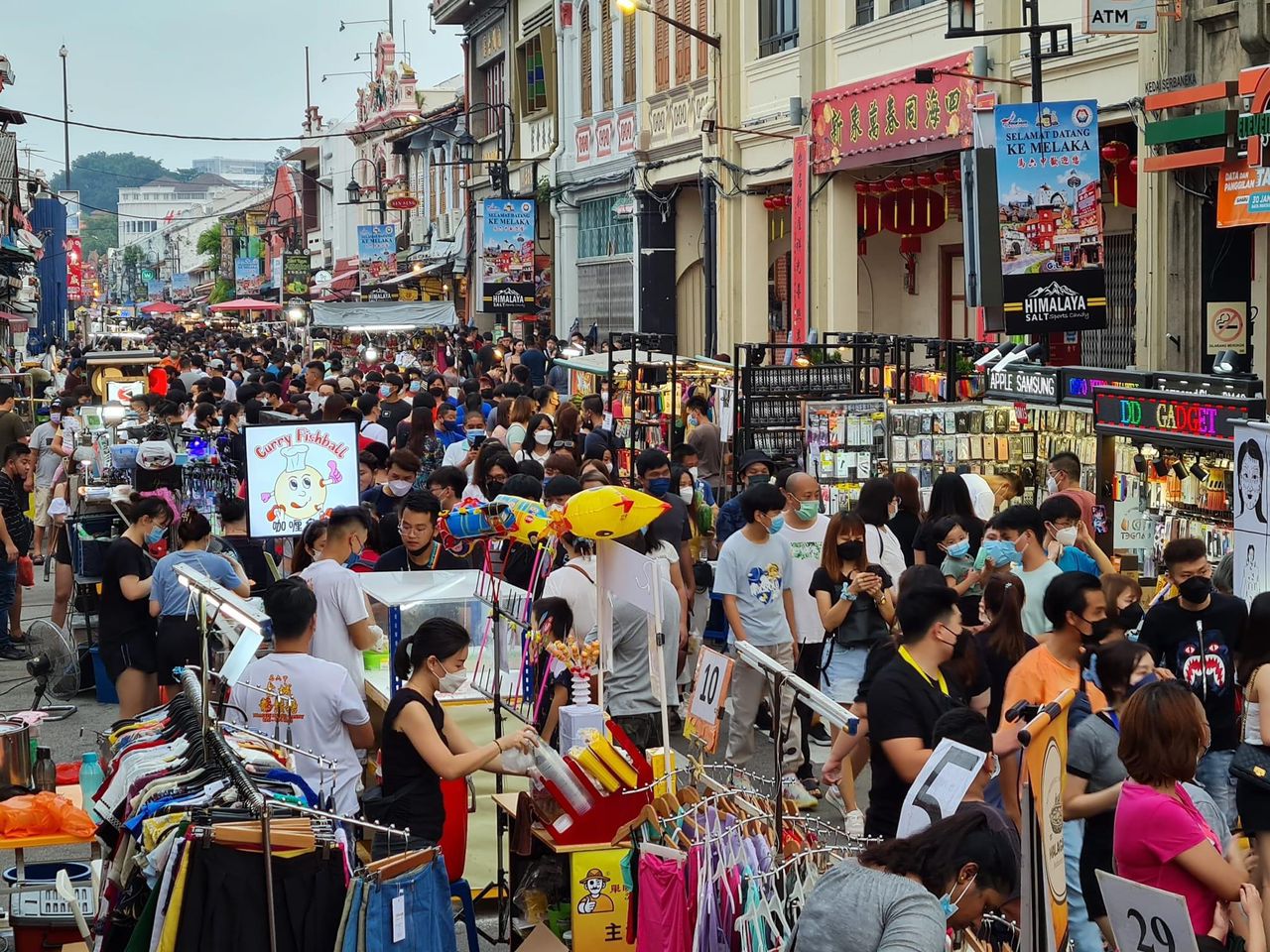 (古城封面主文)工委会拟振兴计划,鸡场街文化坊夜市拟一周七天都开市营业