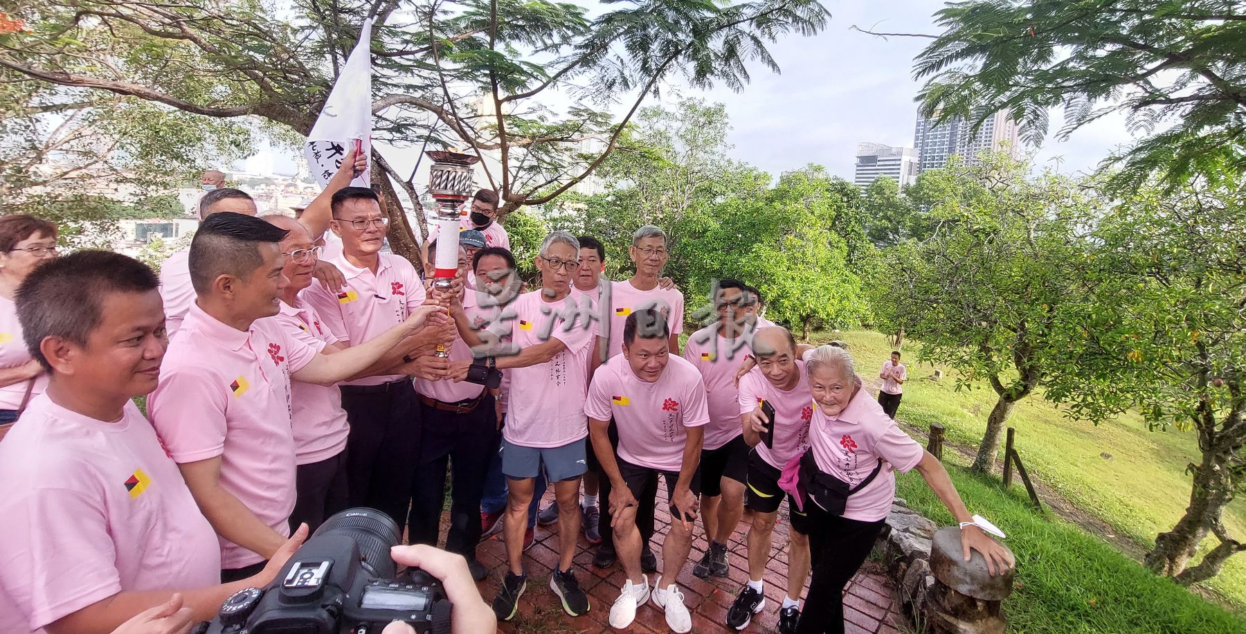 (古城封面主文)第37届全国华人文化节火炬礼2年后再于三宝山点燃