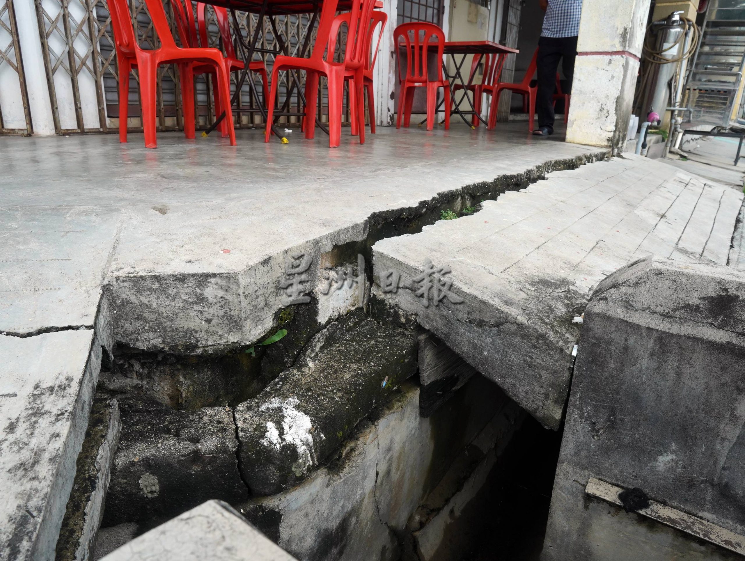 (古城封面主文)默迪卡再也花园80至90%单位地底呈空,匿藏蛇鼠