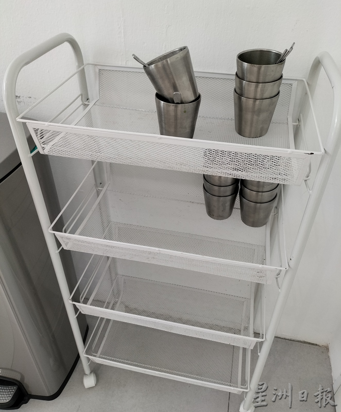 (大北马)冰淇凌店贴寻找钢杯和汤匙启示 若你是“借用人” 请尽速归还