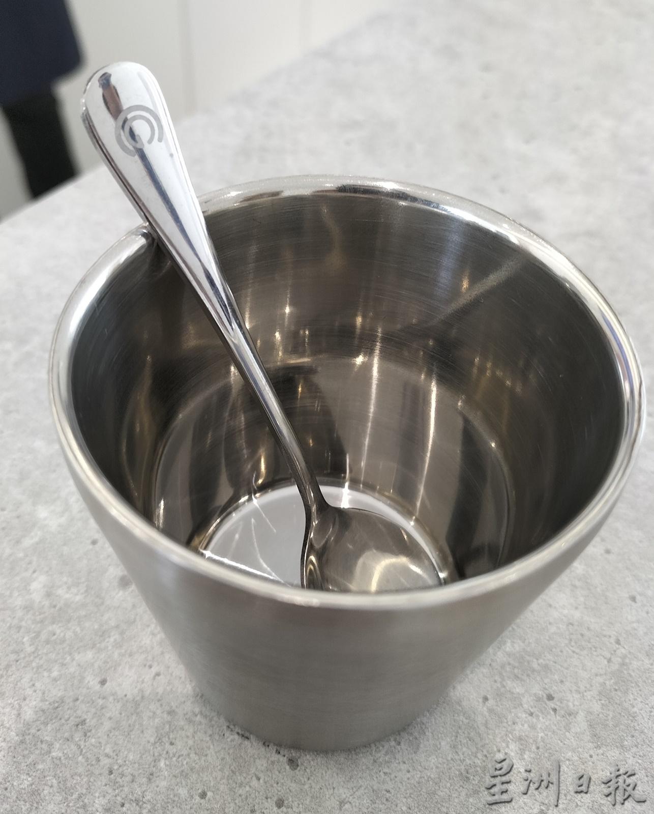 (大北马)冰淇凌店贴寻找钢杯和汤匙启示 若你是“借用人” 请尽速归还