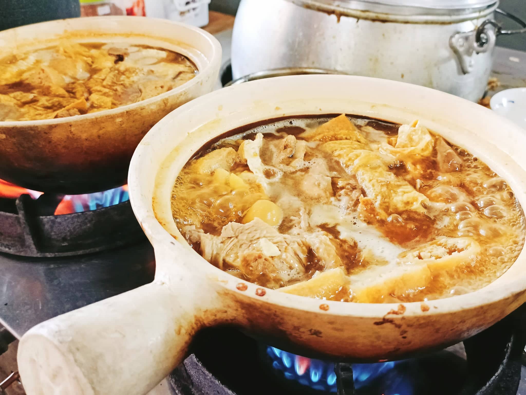 （大都会封面）肉骨茶价不到半年涨3次，1人份瓦煲肉骨茶飙至15令吉
