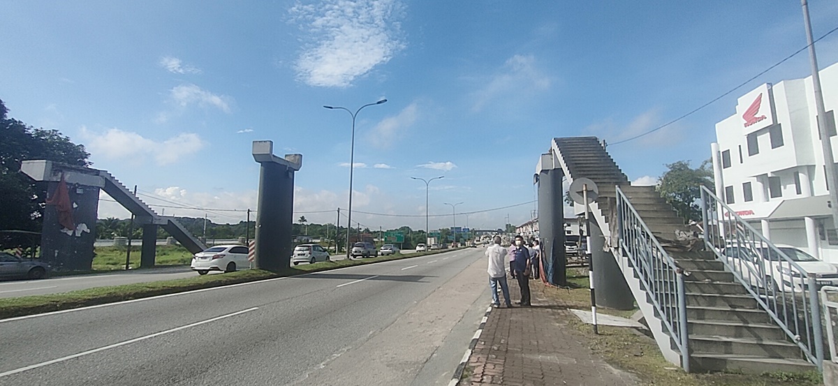 （已签发）柔：士乃大马花园行人天桥撞毁近两年，将花费170万以飞机模型设计重现