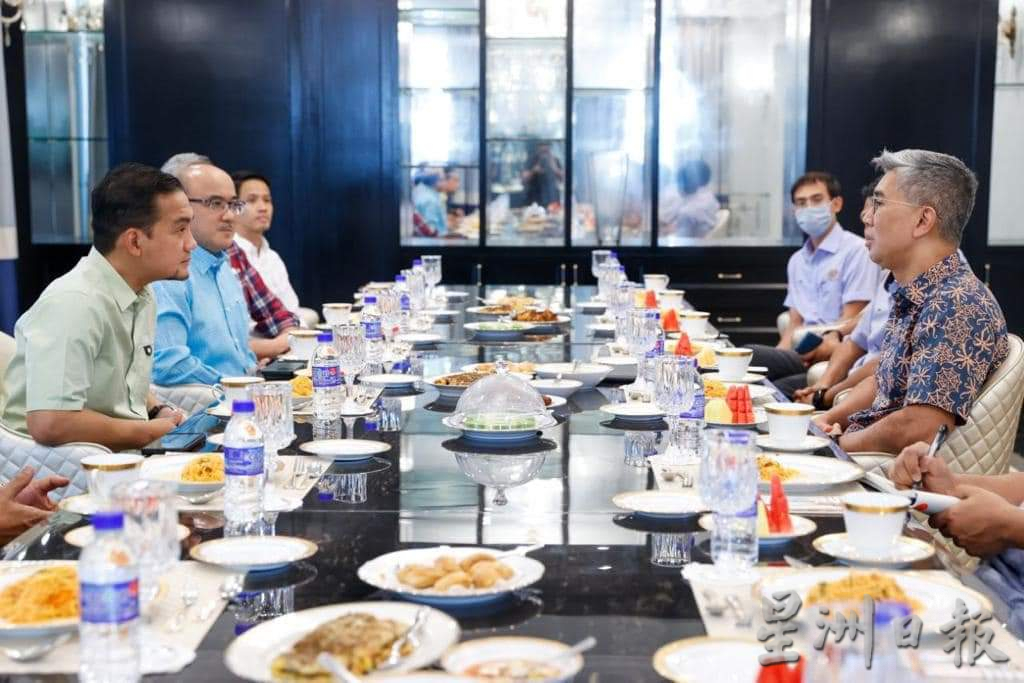 (已签发)柔:柔大臣与财长见面,商各项人民课题