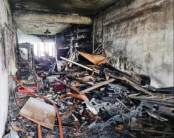 (已签发)狮城二三事:刚接3岁小死者来新团聚 父母火海中拼死护女