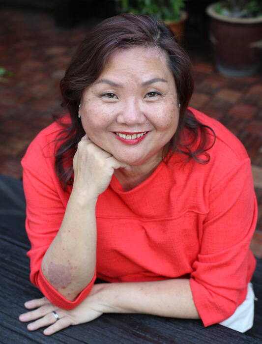 (已签发)狮城二三事:刚接3岁小死者来新团聚 父母火海中拼死护女