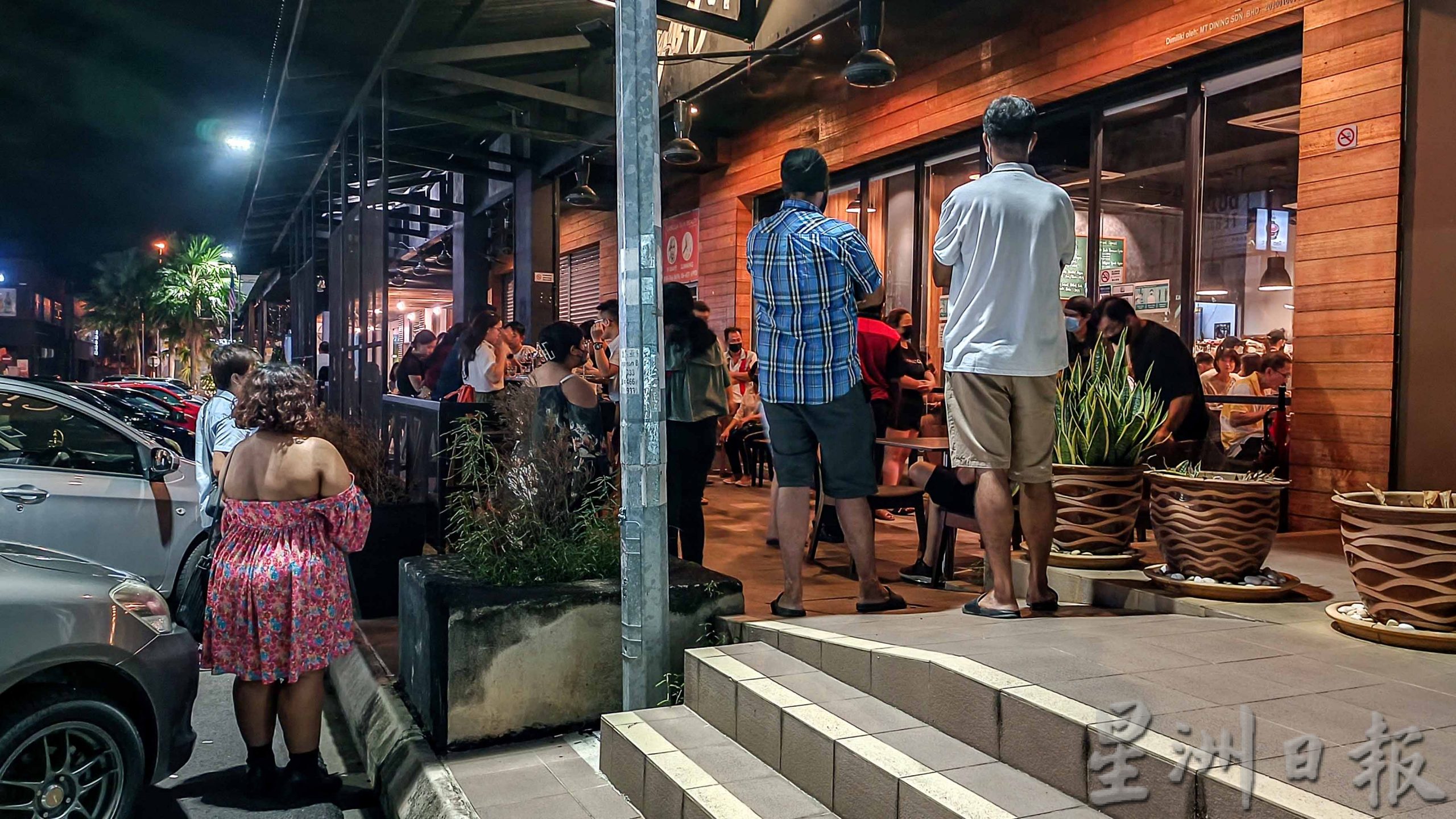 NS芙蓉/“黄金周”遇母亲节,食肆人潮旺翻天