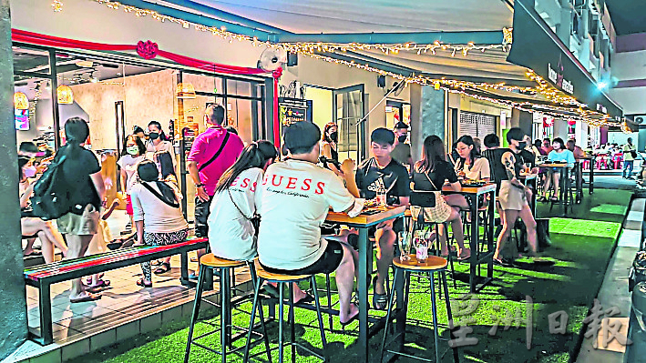 NS芙蓉/“黄金周”遇母亲节,食肆人潮旺翻天