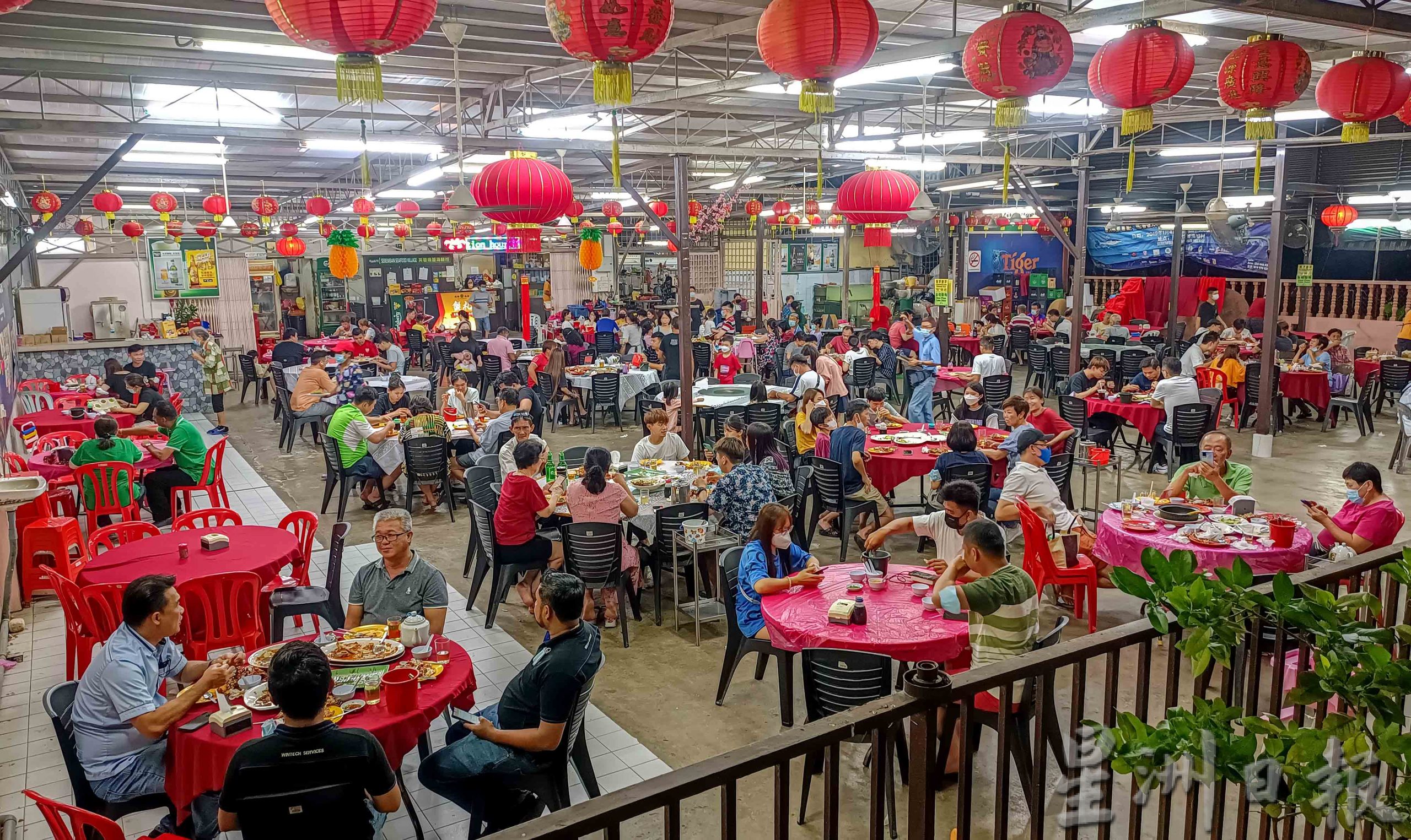 NS芙蓉/“黄金周”遇母亲节,食肆人潮旺翻天