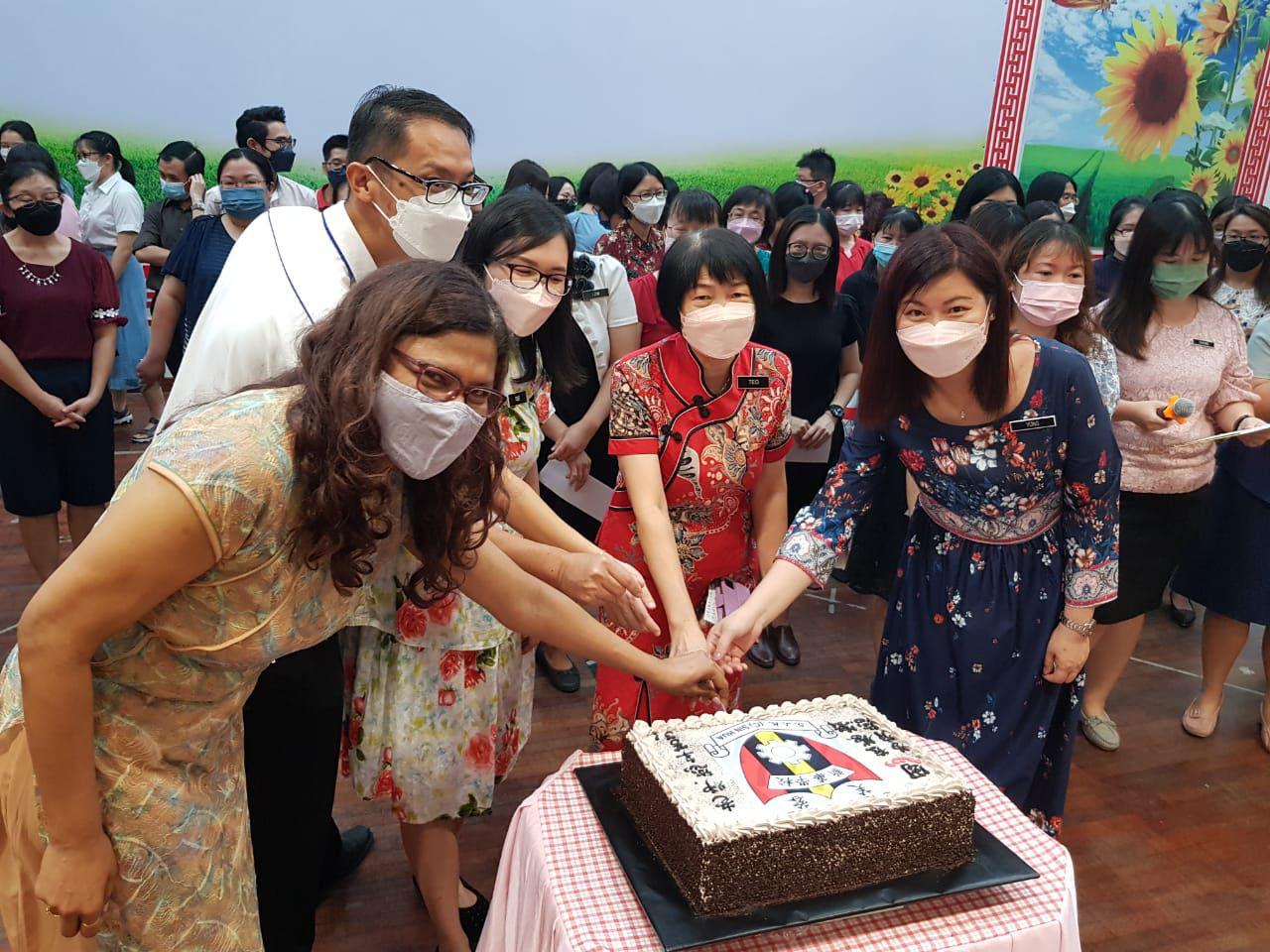NS芙蓉:芙蓉新华小学庆祝教师节