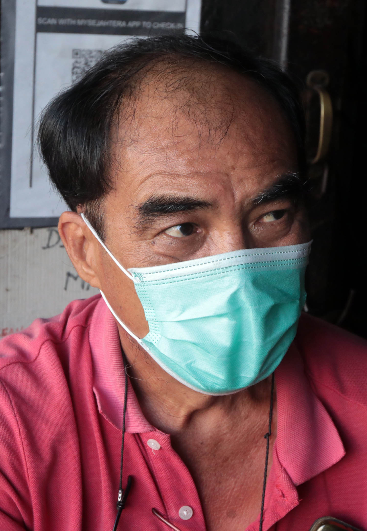 NS花城大小事：沟渠堆积沙石至少一尺厚 形成堵塞，商家却投诉无门