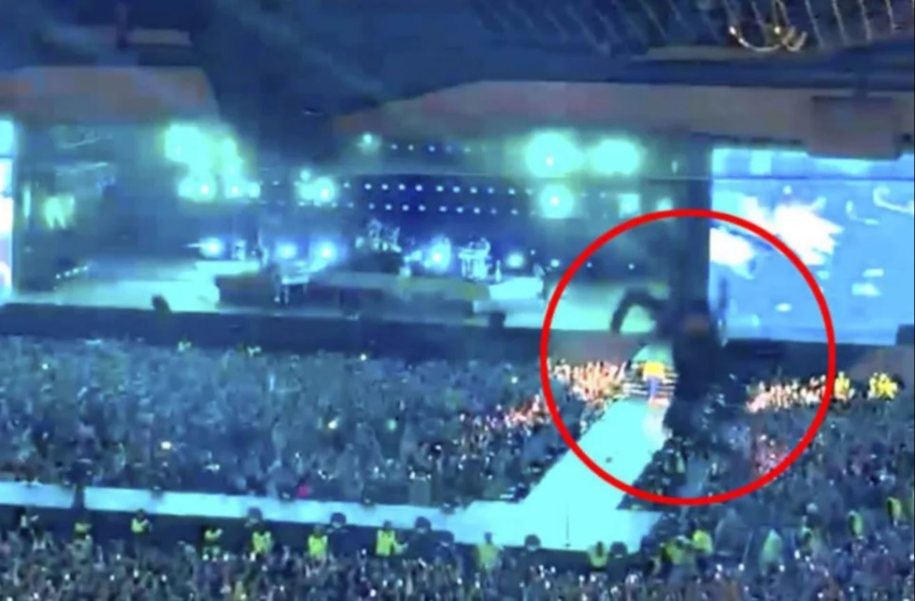 1D哈利开唱 3楼歌突坠落画面疯传