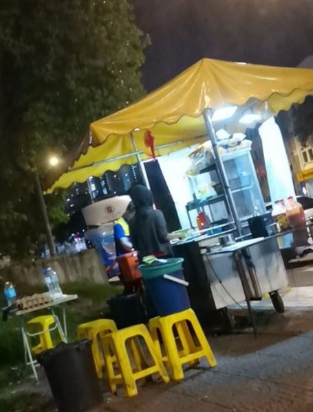 2个特色汉堡包RM23 打包咖哩汁征RM1 网问:合理吗?