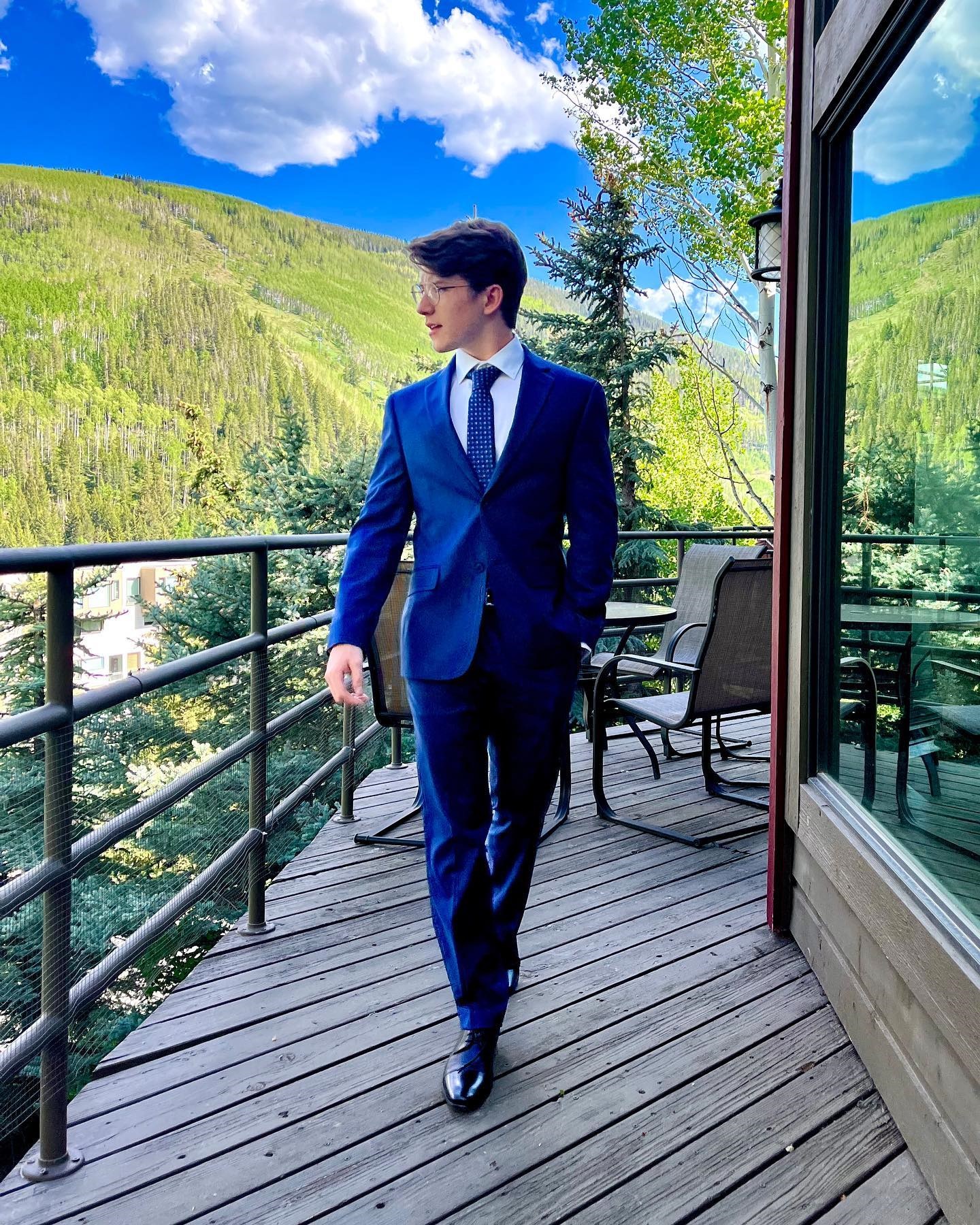 18岁艾美奖童星陈尸家中 死因待查