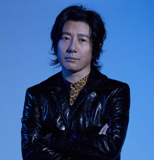 儿子撒谎罚磕1千个头 男星育儿狠招惹争议