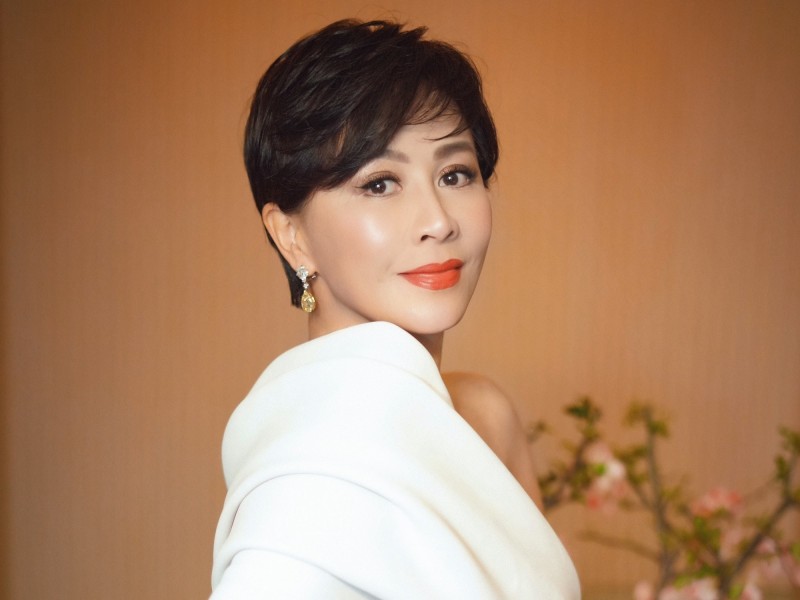 造型撞脸刘嘉玲 那英自嘲“丑版”