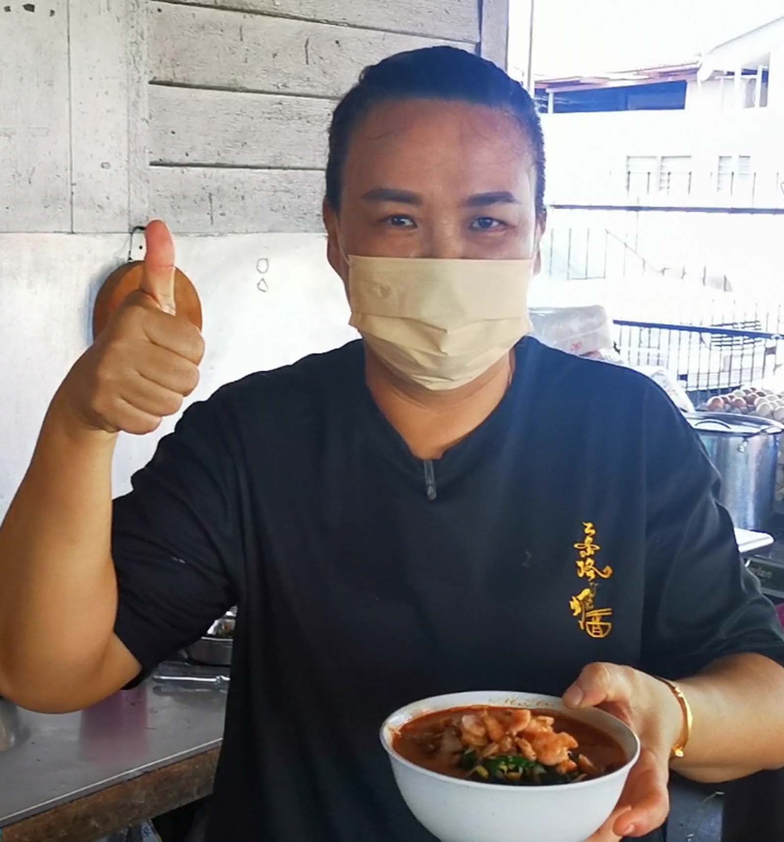 ★6月5日刊登/大霹雳封底主文/【人气美食】/鲜味虾面