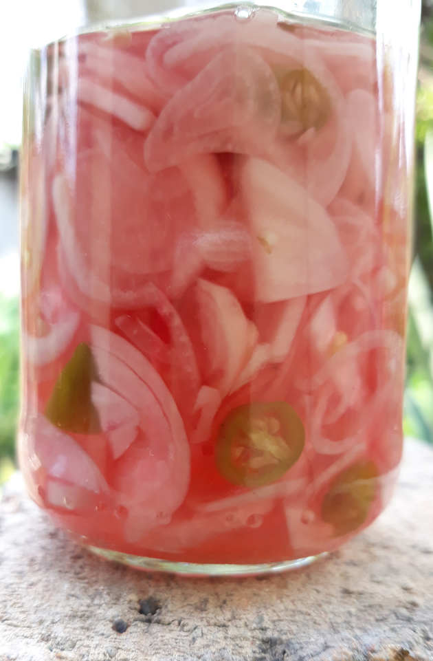 【重拾新村生活去】黄秀仪／腌渍小红葱头，大热天的开胃品