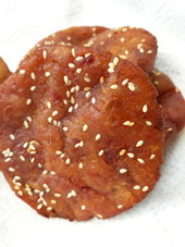 【重拾新村生活法】黄秀仪／新村星级茶点——芝麻番薯饼