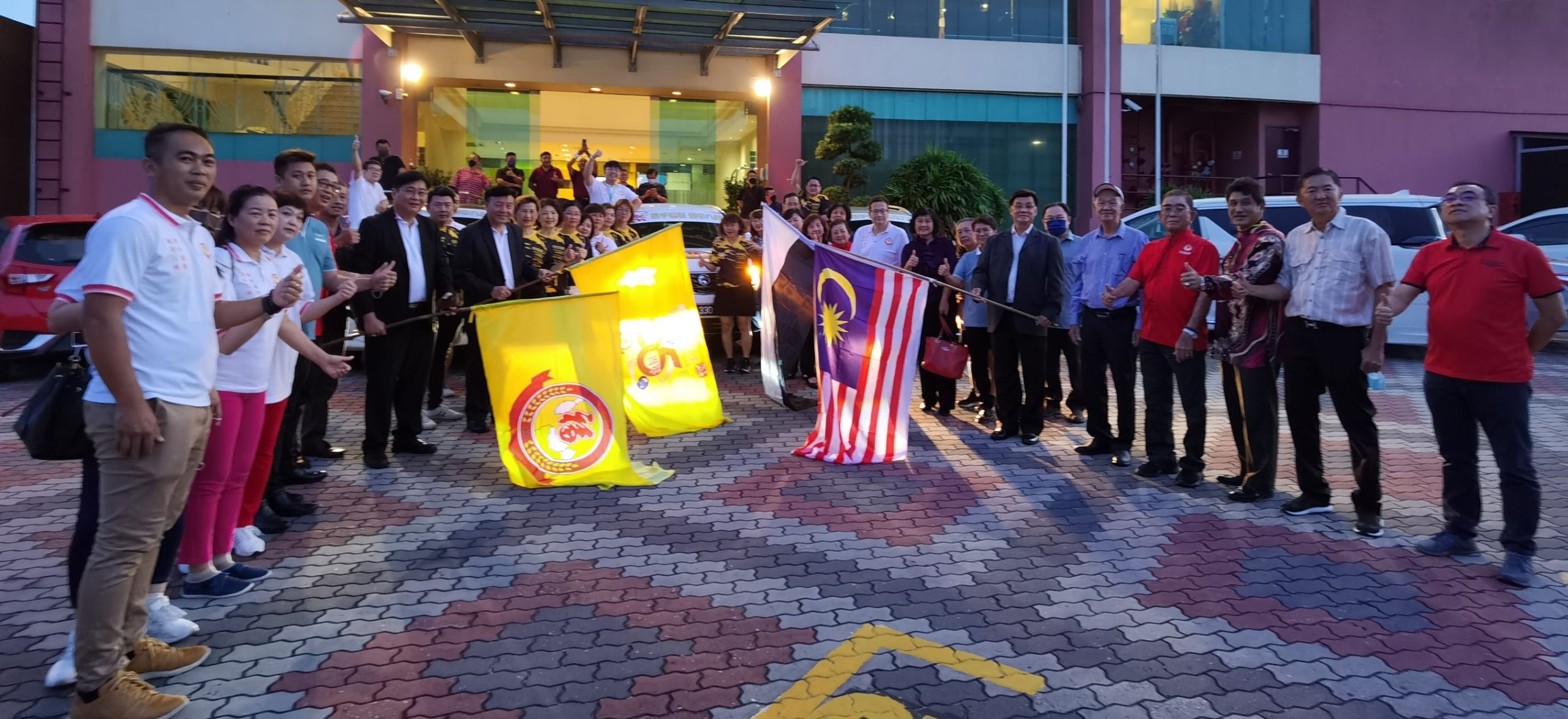 东封底:方天兴:吁政府给予“拉曼医院”制度化拨款!