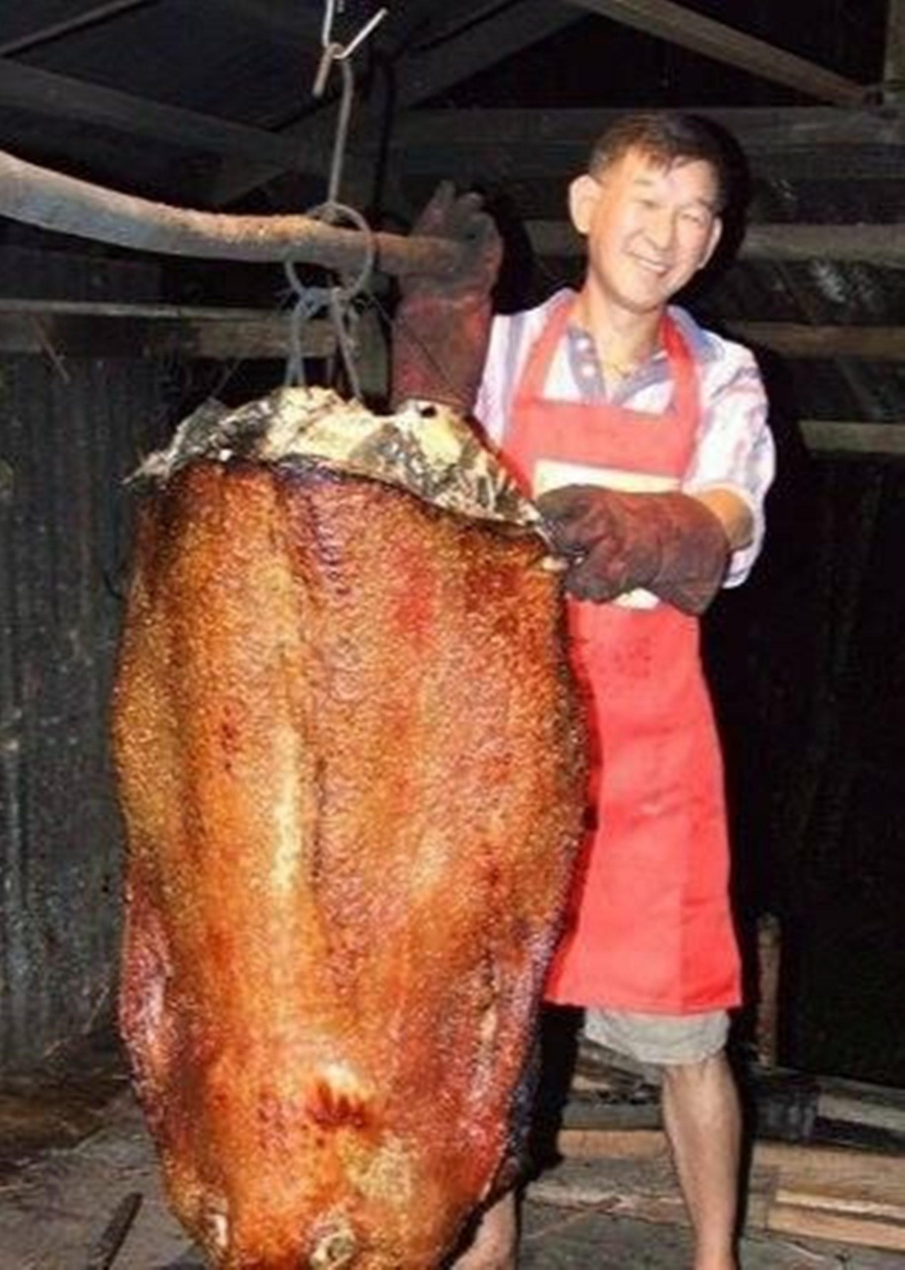 东:《林明寻味》之二/“阿定柴香烧肉保留传统,老饕游林明必尝。”