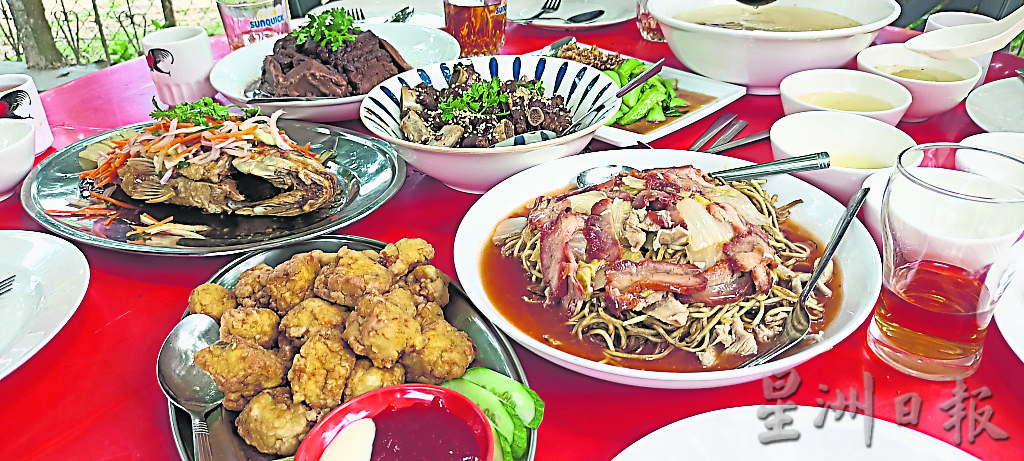 东:林明山镇周末假日好热闹,惟平日却难找吃,致使私房菜现商机,抢攻市场。