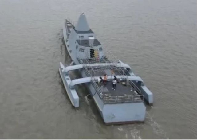 中下水首艘百吨级无人艇