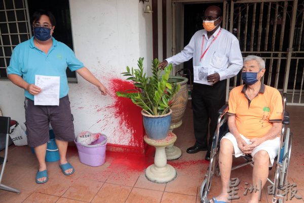 供FB/外甥欠债,舅舅当灾!住家遭泼红漆骚扰,舅舅一家精神崩溃