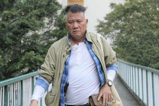 健康亮红灯 64岁万梓良走路需2人搀扶