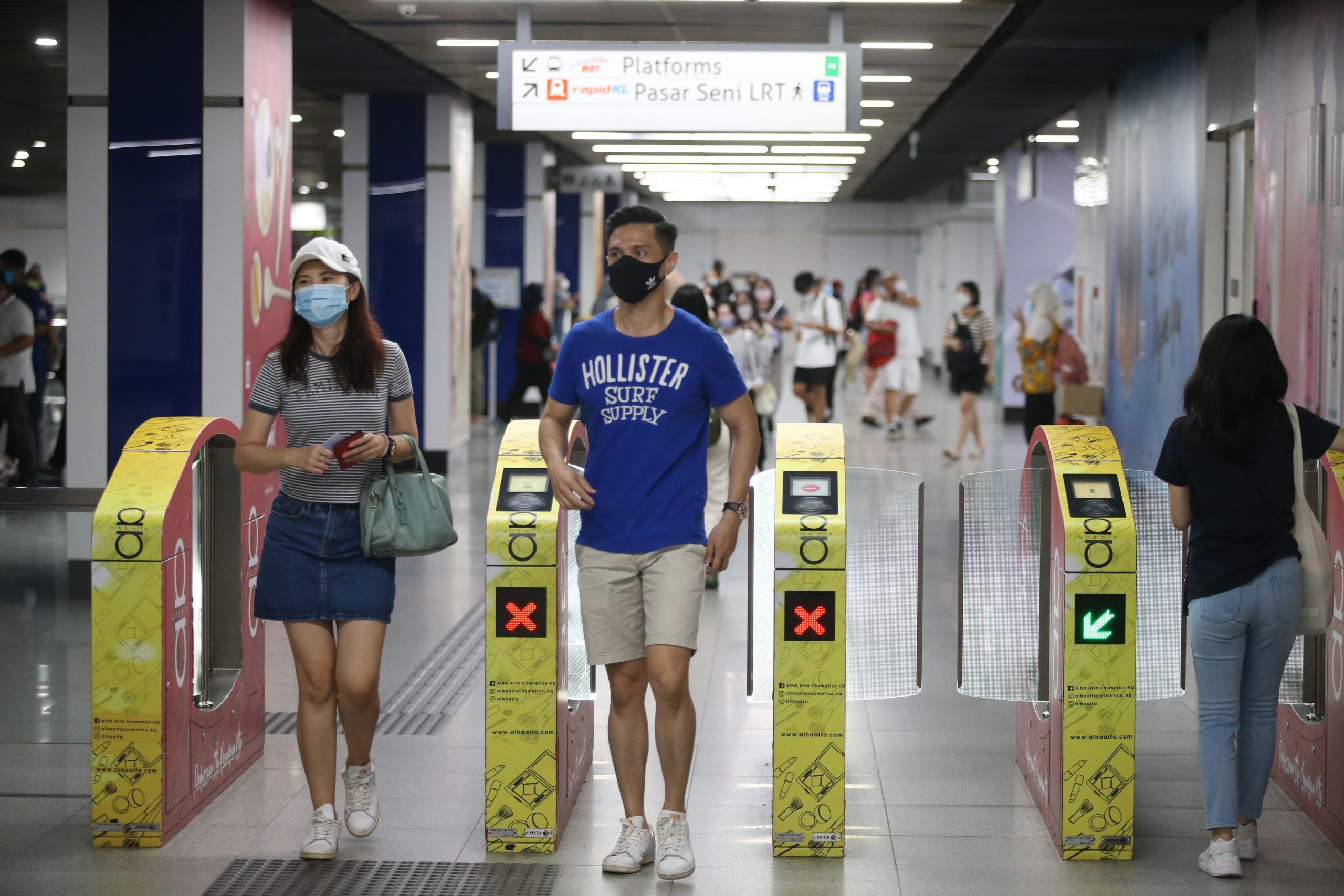 免费措施开跑了 扶老携幼 搭公交出游