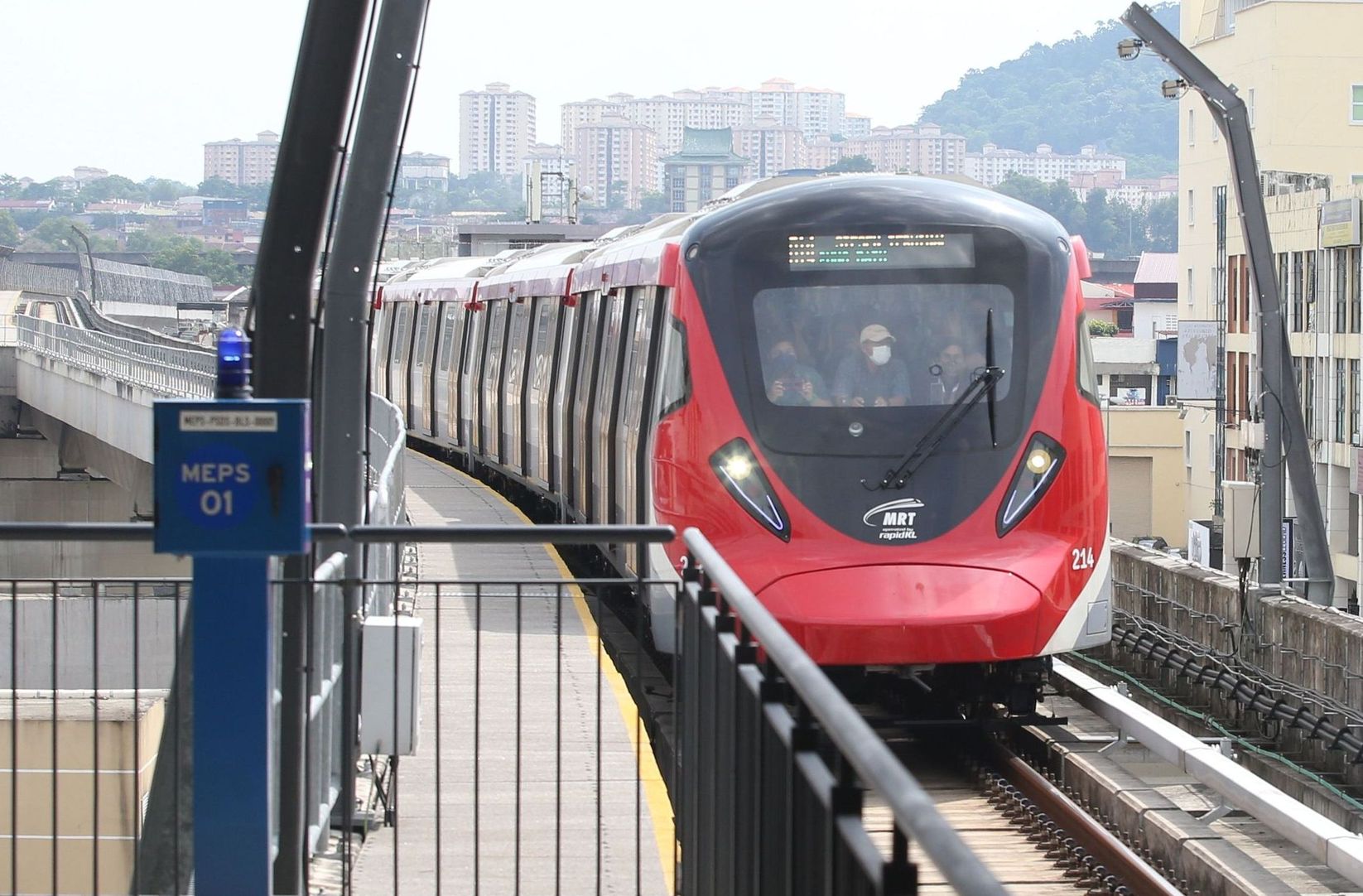 免费措施开跑了 扶老携幼 搭公交出游