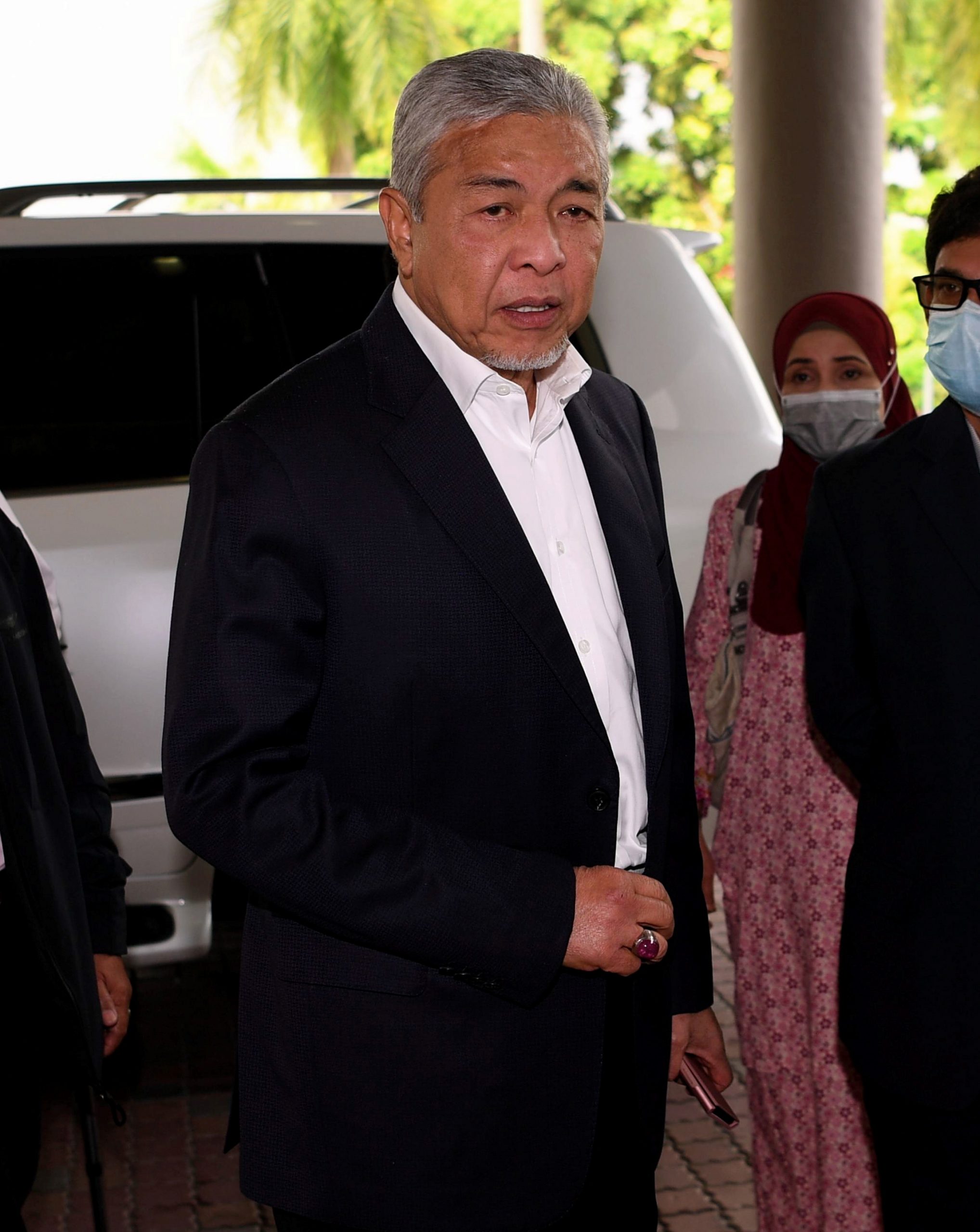 全国/前UKSB董事否认在庭上说谎