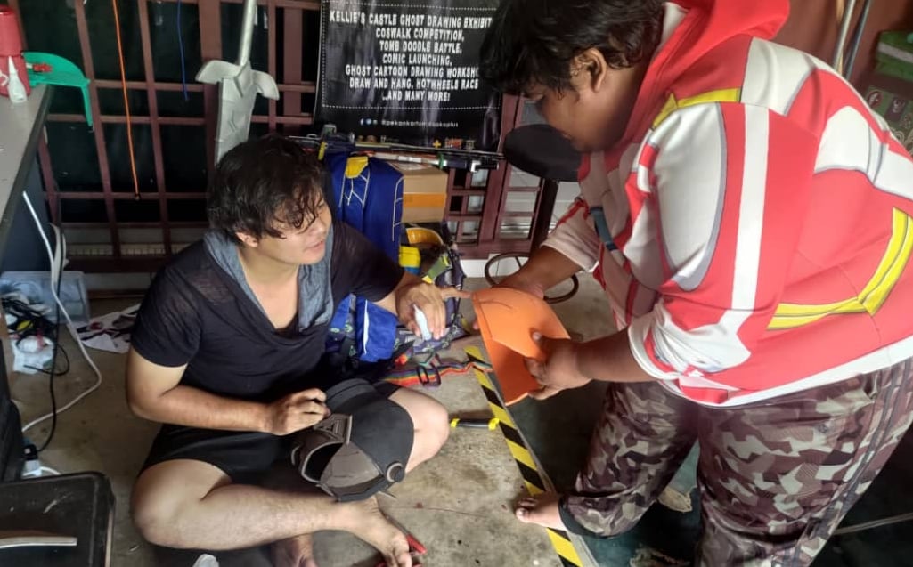 全国版/未签/法基里扮咸蛋超人爆红 被嘲“肥超人”依然勇于追梦