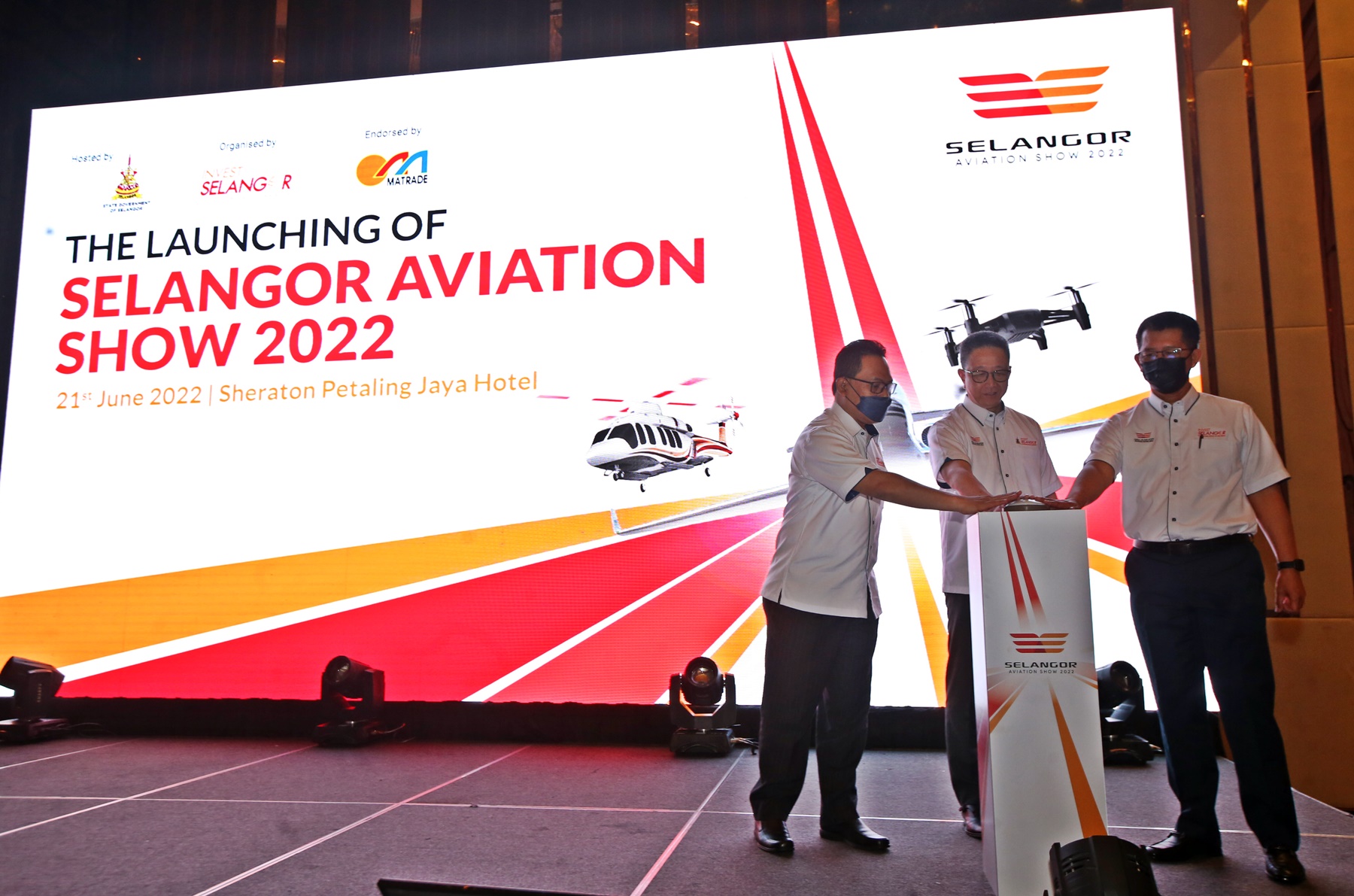 全国：邓章钦为雪州航展推介