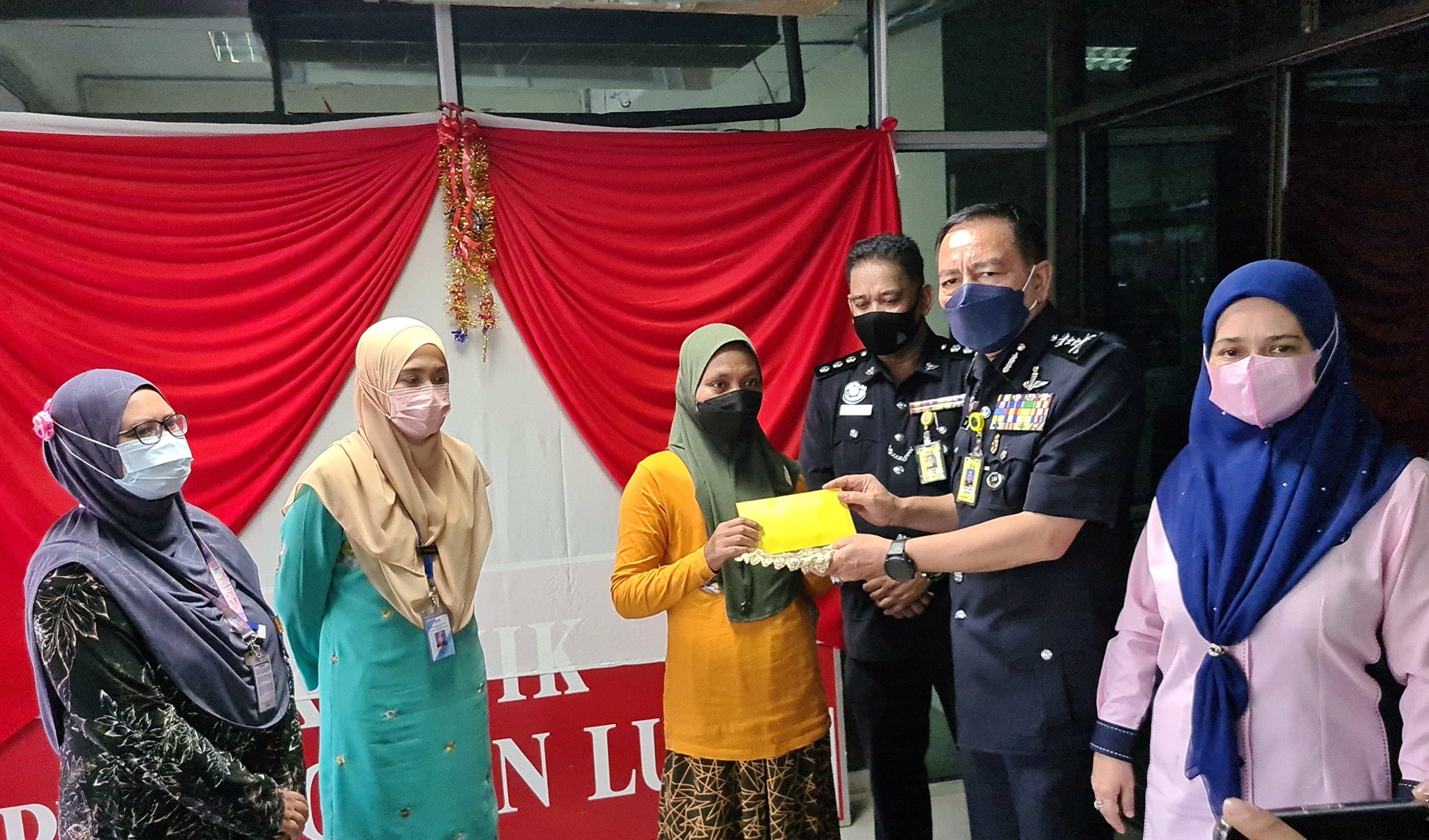 全:疑误食毒品而入院的4岁男童已经苏醒,不再需要呼吸辅助器。