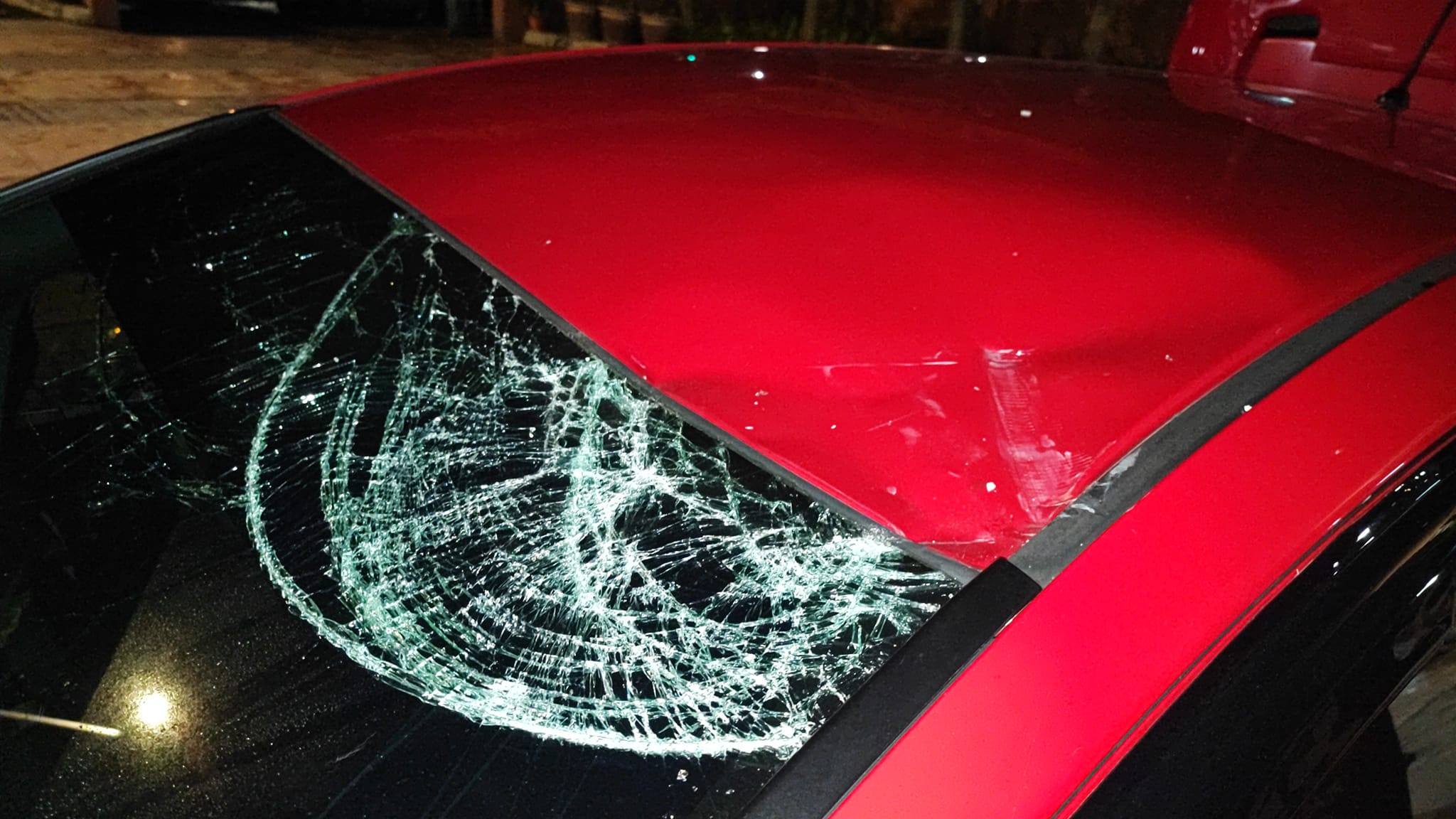 公寓载客被PS4砸中车 “砸中路人就7天后回魂了!”