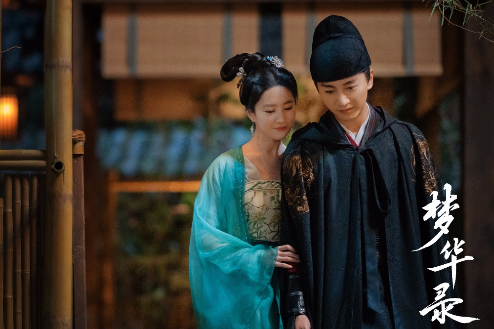 刘亦菲发福惊现双下巴 遭调侃“神仙姐姐崩坏”