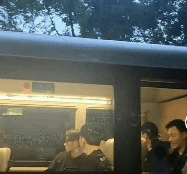 加盟《披荆斩棘》路透曝光  刘恺威遭全网酸爆