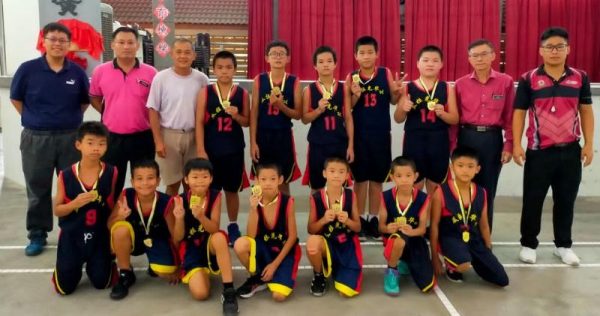 北近打县12岁以下篮球赛 瓜拉光华小勇夺双料冠军
