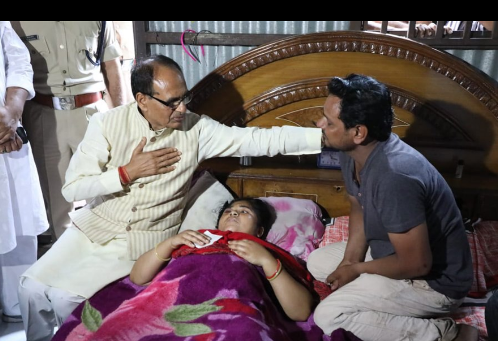 印度无女权?32岁人妻遭围调戏 搧巴掌划破脸缝百针