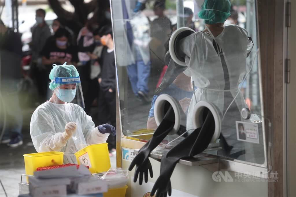 台新增病例及死亡数高原期 陈时中:10日疫情将反转