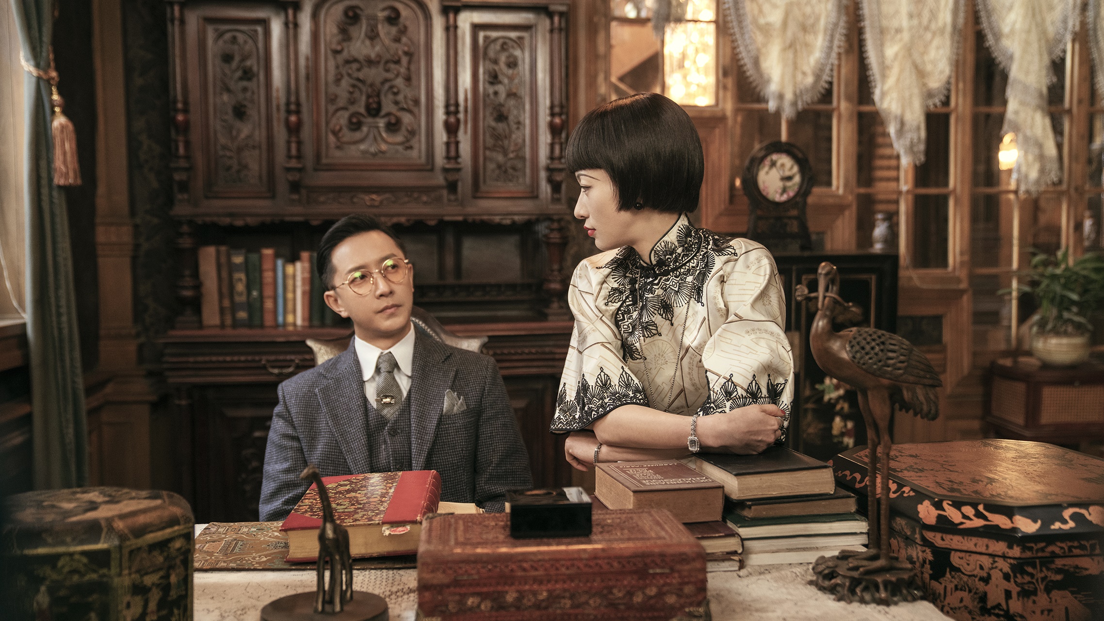 吴谨言搭韩庚组CP 《传家》和秦岚姐妹争斗