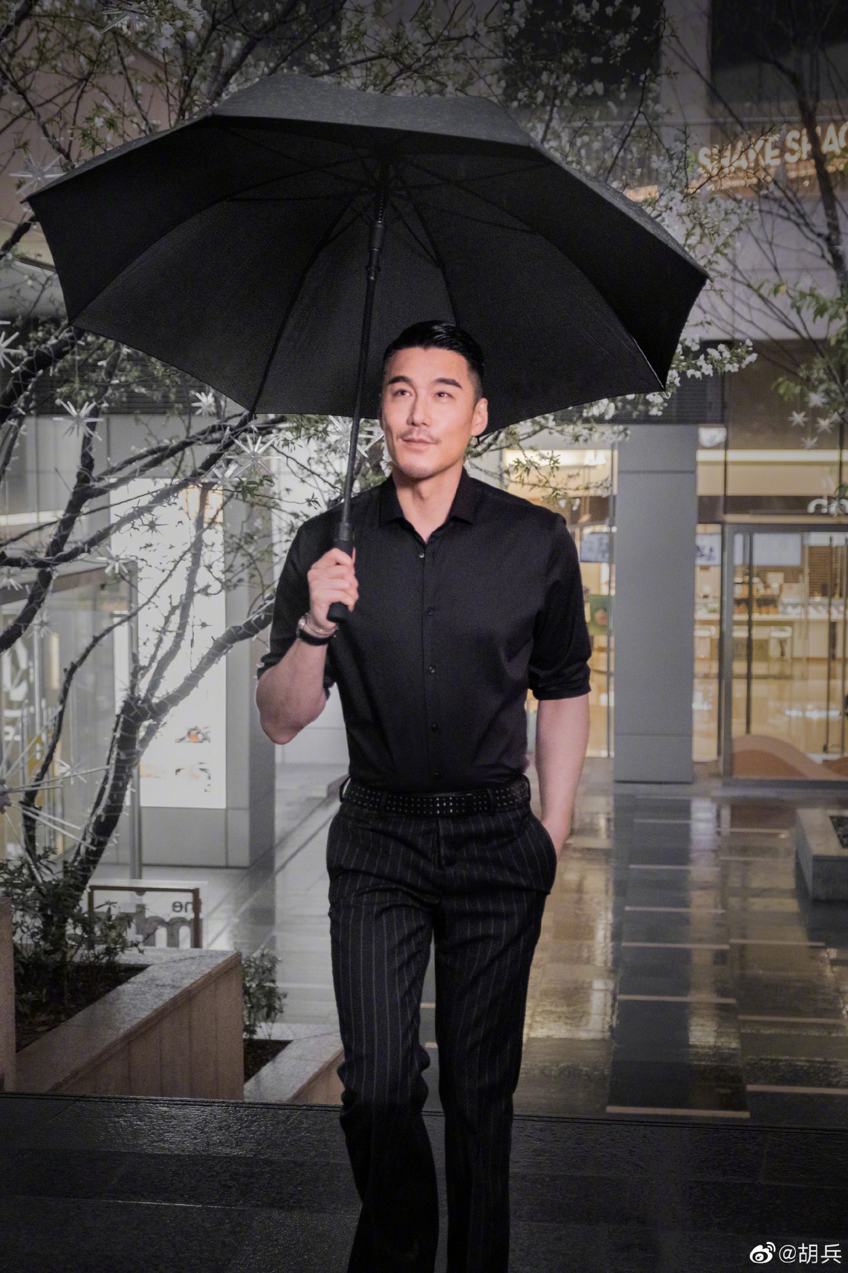 唐山打人事件｜为拒调戏被围殴女子发声  张雨绮扯《战狼》被围攻